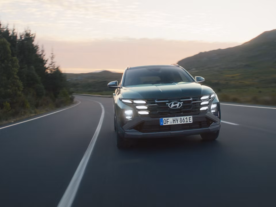 Hyundai TUCSON 2024 PHEV Video Thumbnail 02 4x3